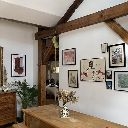 Apartment Former Cabinetmaker's Workshop In *